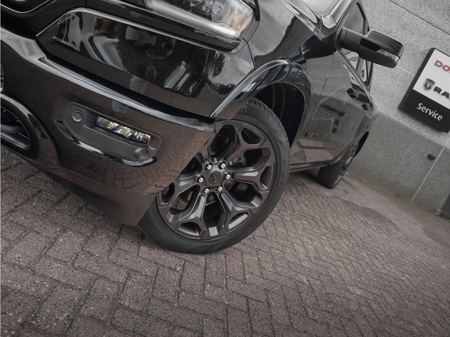 Dodge RAM 1500 5.7L V8 4x4 Crew Cab Limited Night