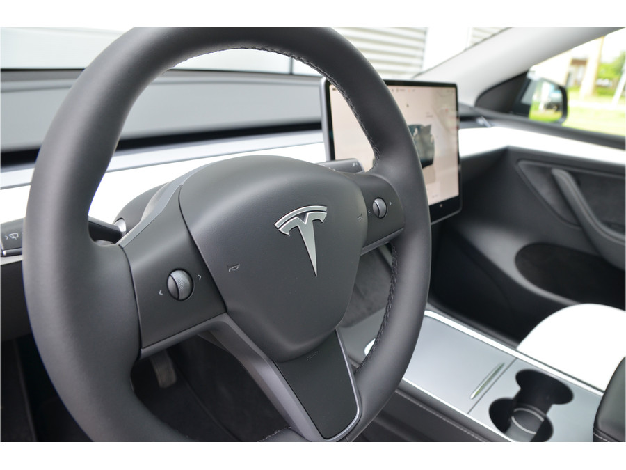 Tesla Model Y RWD 58 kWh