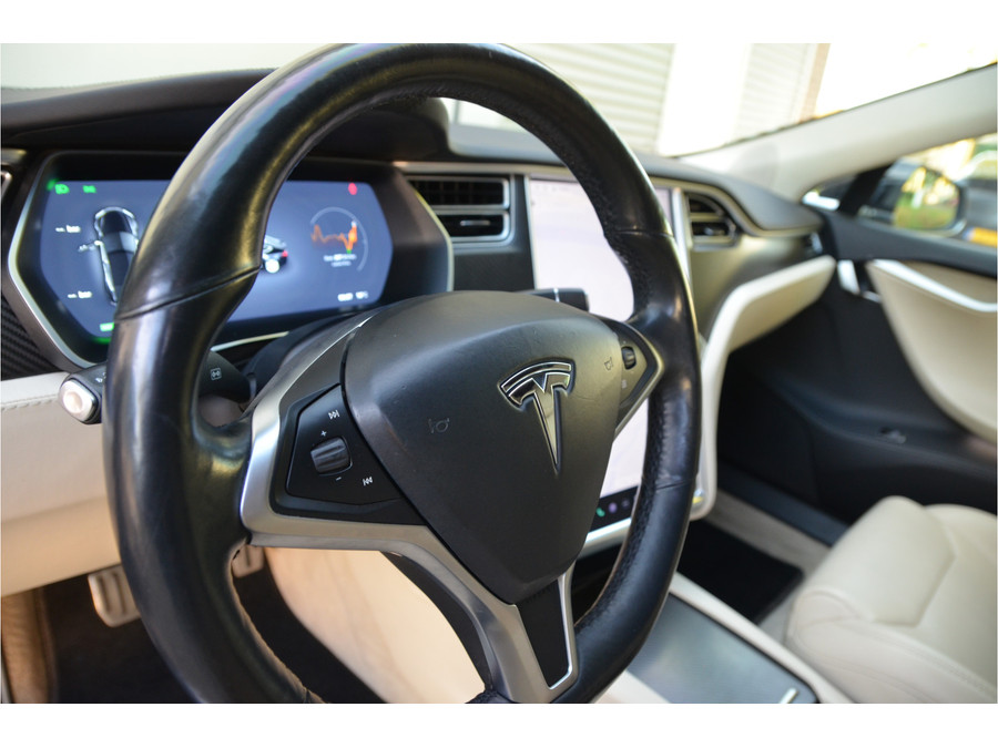 Tesla Model S 75D (4x4)
