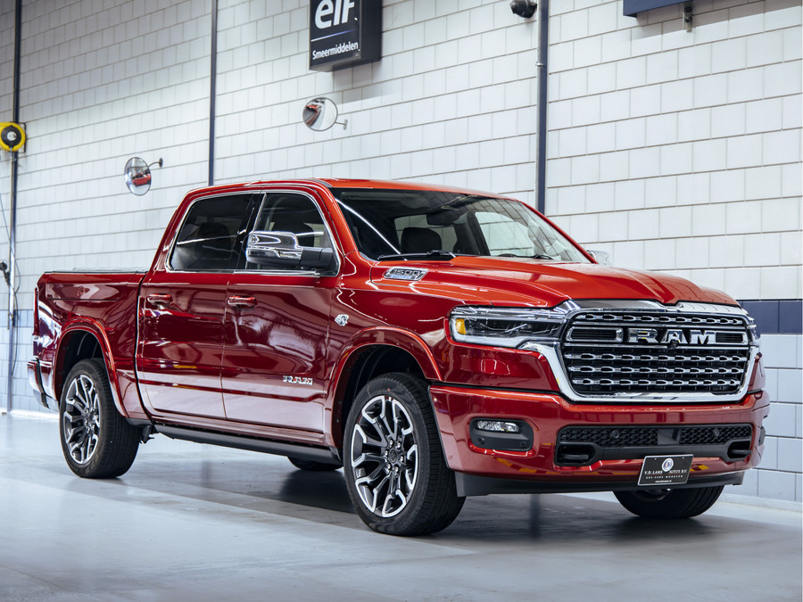 Dodge RAM 1500 Longhorn | 2026 | Molten Red Pearl