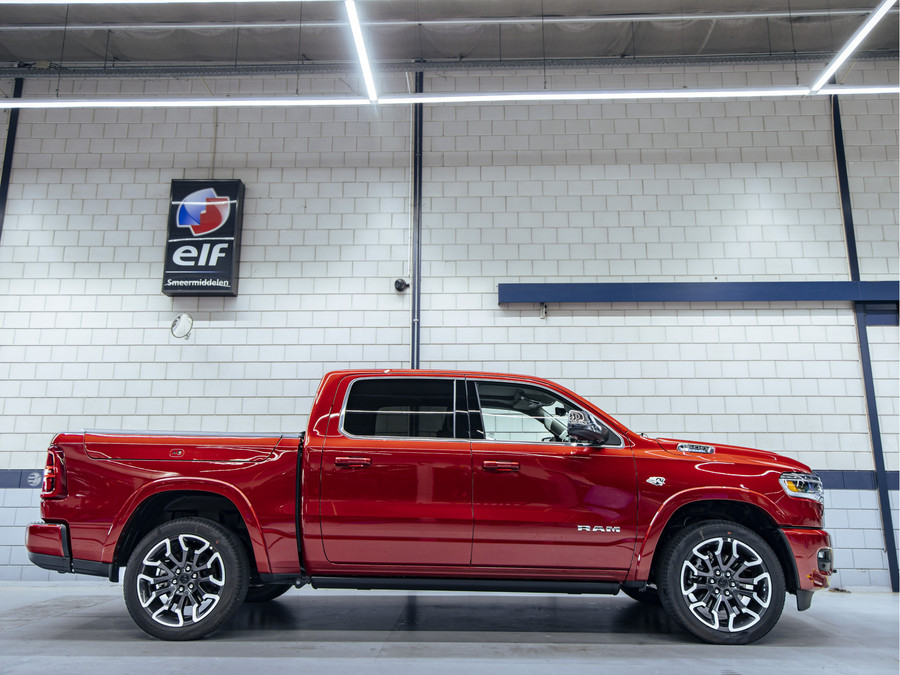 Dodge RAM 1500 Longhorn | 2026 | Molten Red Pearl
