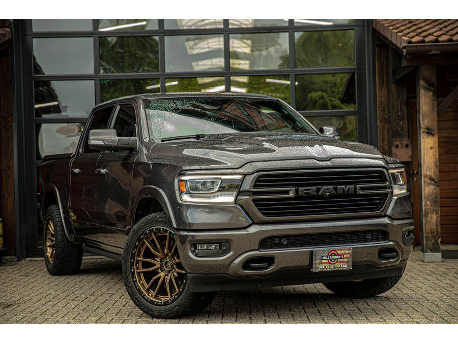 Dodge RAM 1500 5.7 V8 4x4 Crew Cab 5'7 Laramie Level 2
