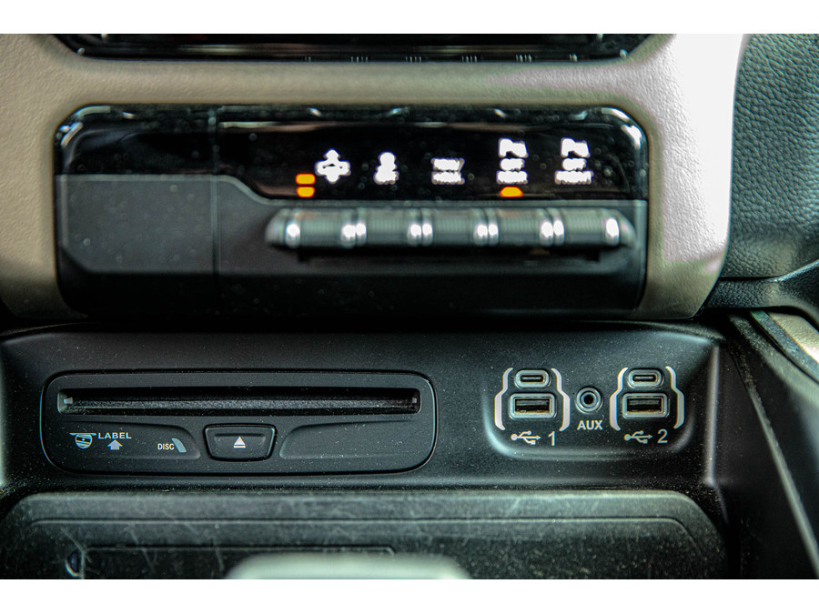 Dodge RAM 1500 5.7 V8 4x4 Crew Cab 5'7 Laramie Level 2