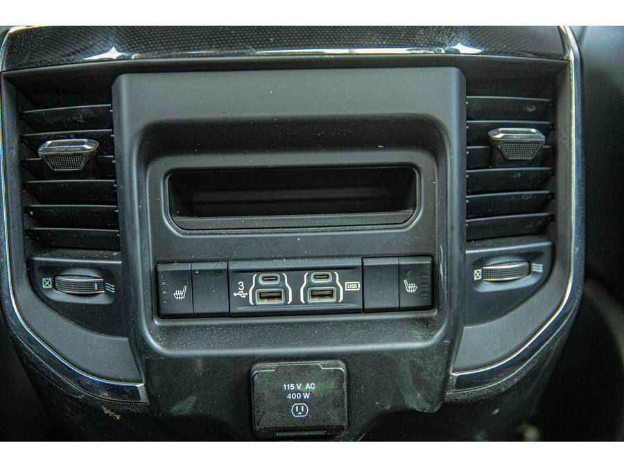 Dodge RAM 1500 5.7 V8 4x4 Crew Cab 5'7 Laramie Level 2