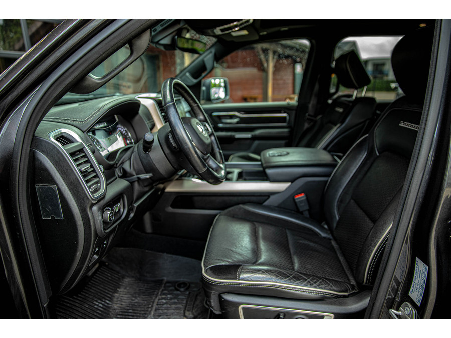 Dodge RAM 1500 5.7 V8 4x4 Crew Cab 5'7 Laramie Level 2