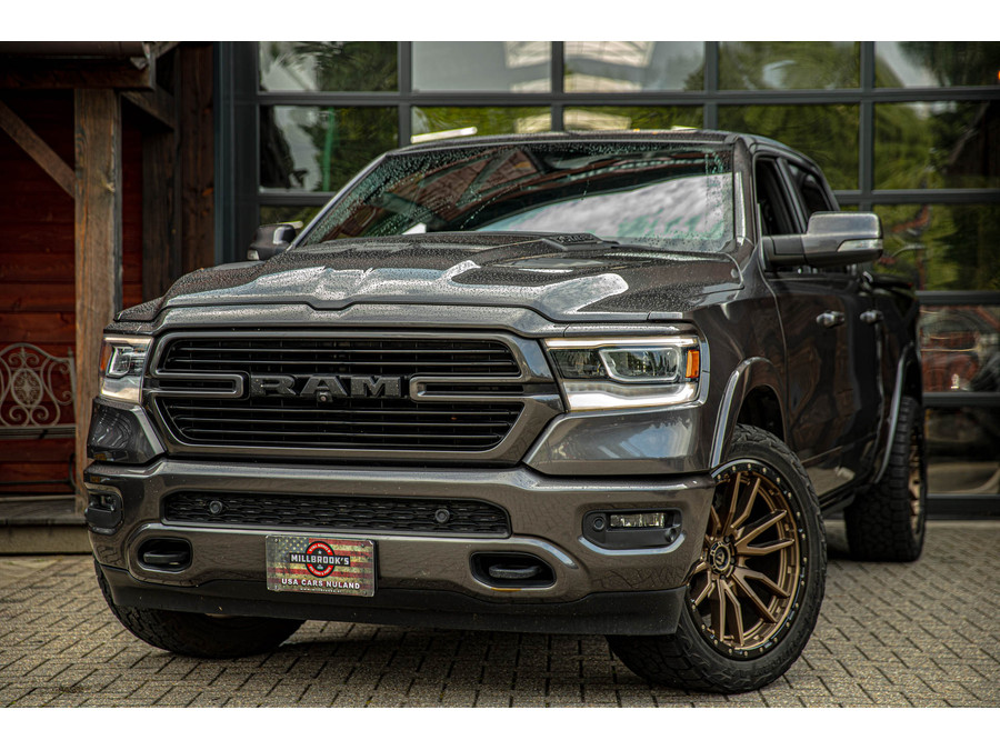 Dodge RAM 1500 5.7 V8 4x4 Crew Cab 5'7 Laramie Level 2