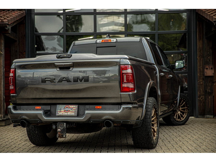 Dodge RAM 1500 5.7 V8 4x4 Crew Cab 5'7 Laramie Level 2