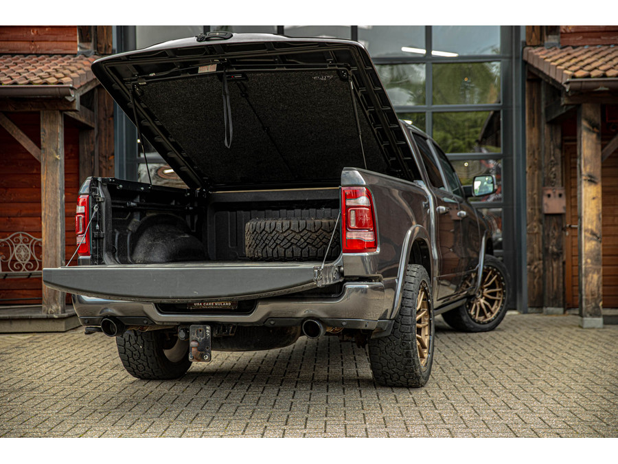 Dodge RAM 1500 5.7 V8 4x4 Crew Cab 5'7 Laramie Level 2