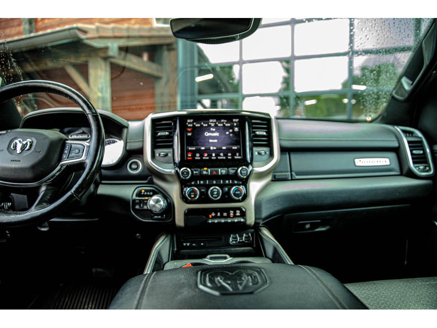 Dodge RAM 1500 5.7 V8 4x4 Crew Cab 5'7 Laramie Level 2