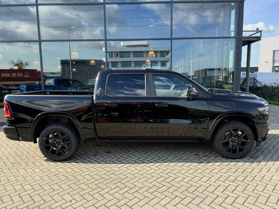 Dodge RAM 1500 Laramie Night Premium Hurricane