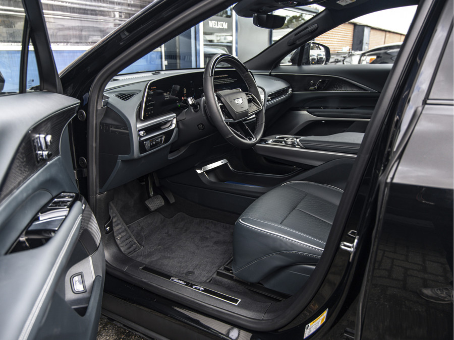 Cadillac LYRIQ Sport