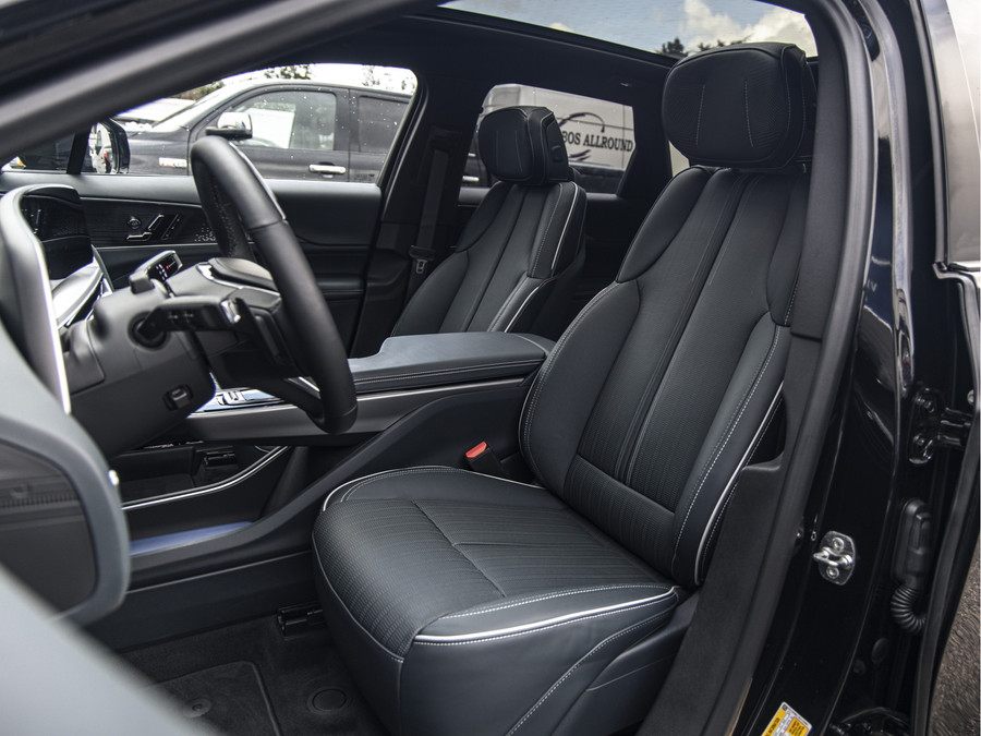 Cadillac LYRIQ Sport