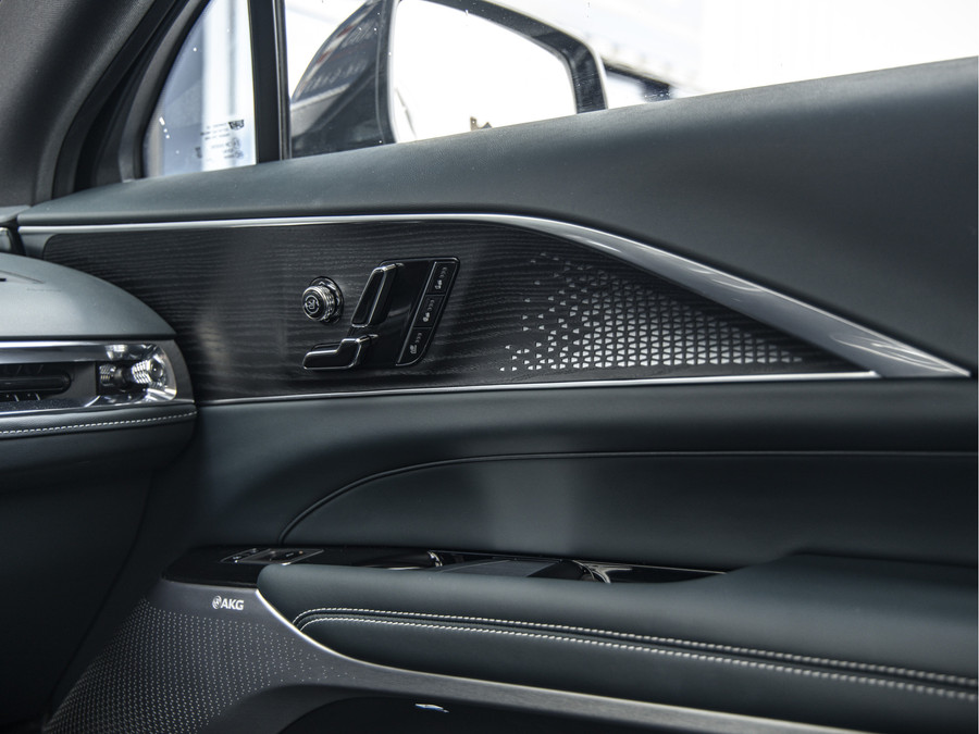 Cadillac LYRIQ Sport
