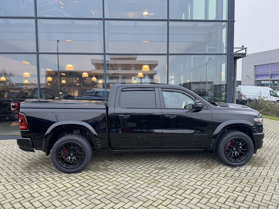 Dodge RAM 1500 Laramie Night XXL Hurricane