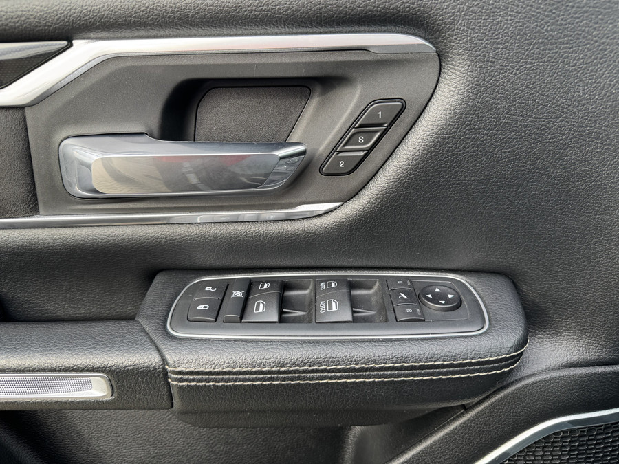 Dodge Ram 1500 5.7 V8 4x4 Crew Cab Laramie Sport