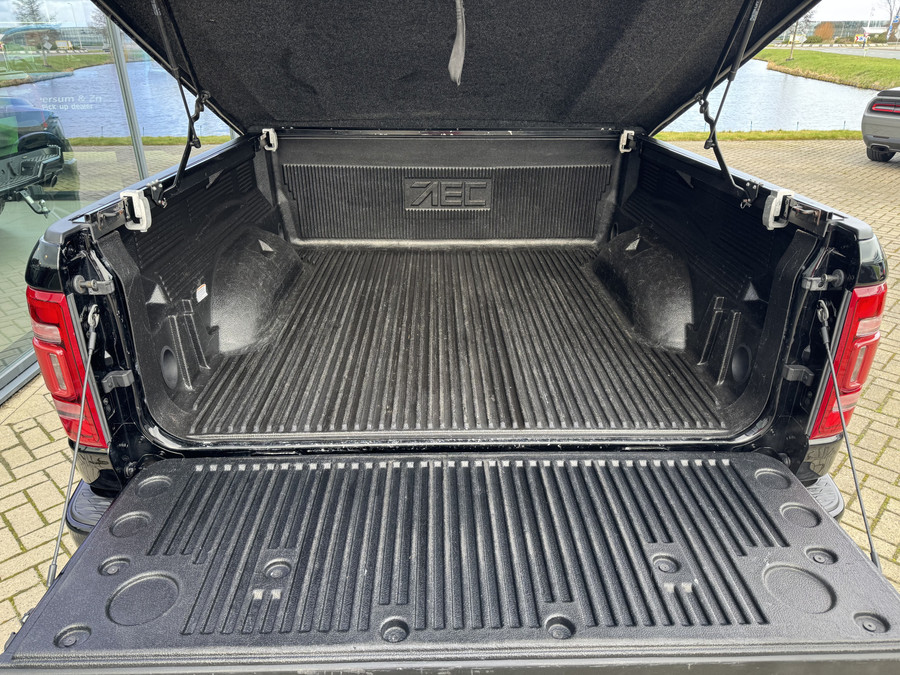 Dodge Ram 1500 5.7 V8 4x4 Crew Cab Laramie Sport
