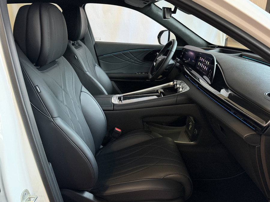 Omoda 9 OMODA 9 PREMIUM AWD 538 PK | SONY DOLBY | Stary White | FULL OPTIONS PHEV SUV | 145 KM ELEKTRISCH | 