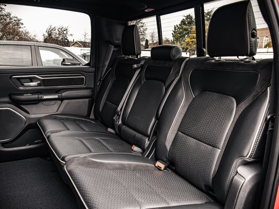 Dodge Ram 1500 Laramie Night Edition |