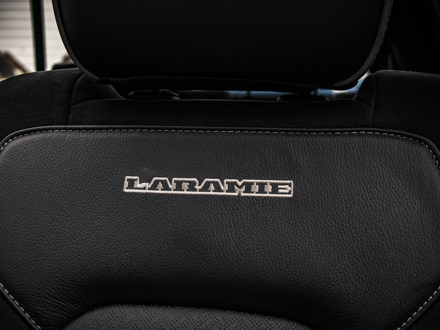 Dodge Ram 1500 Laramie Night Edition |