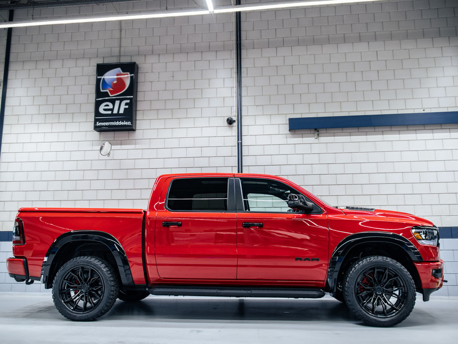 Dodge Ram 1500 Laramie Night Edition |