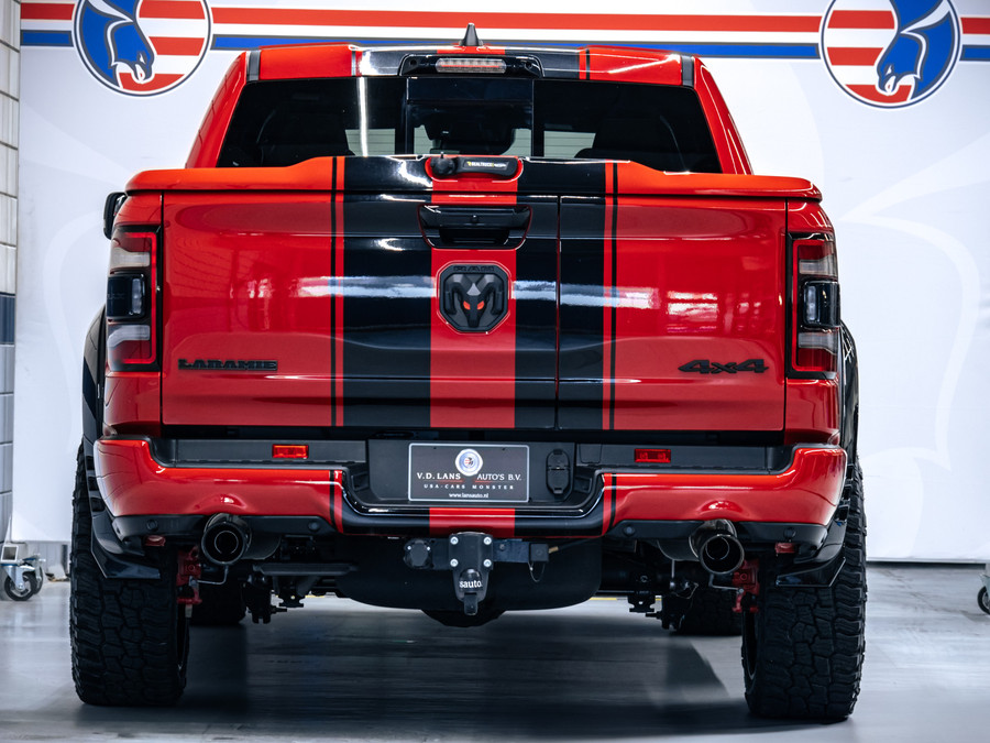 Dodge Ram 1500 Laramie Night Edition |