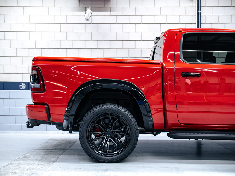 Dodge Ram 1500 Laramie Night Edition |