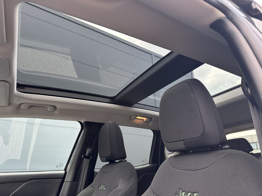 Jeep Renegade 4xe 240PK Plug-in Hybrid The North Star (Schuif/kantel Dak - Navigatie - Camera - Stuur & Stoel verw