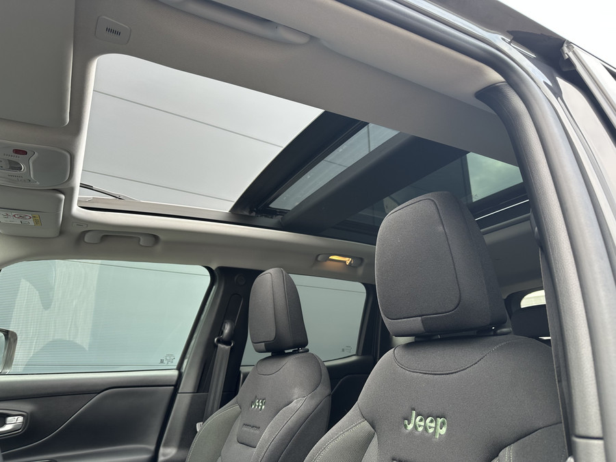 Jeep Renegade 4xe 240PK Plug-in Hybrid The North Star (Schuif/kantel Dak - Navigatie - Camera - Stuur & Stoel verw