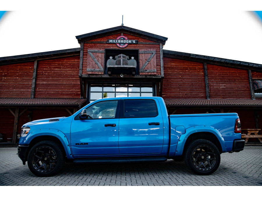 Dodge RAM 1500 5.7 V8