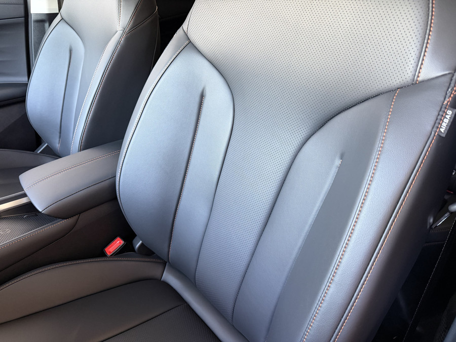 MG MG HS PHEV 1.5 TGDI LUXURY PHEV PLUG-IN HYBRIDE | LEER | 272PK NIEUWE AUTO | >1.000 KM TOTAAL BEREIK | 360° CAM