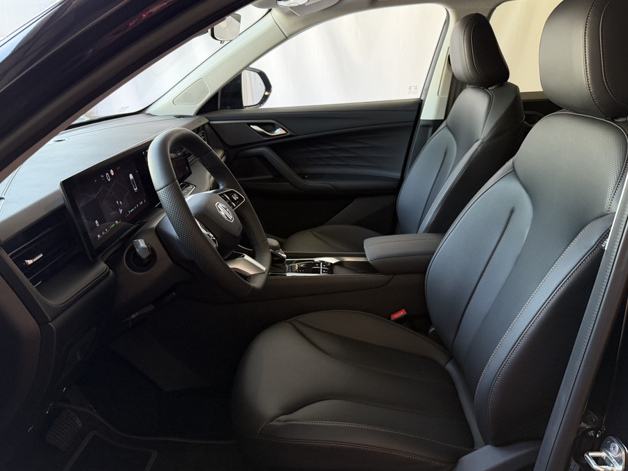 MG MG HS PHEV 1.5 TGDI LUXURY PHEV PLUG-IN HYBRIDE | LEER | 272PK NIEUWE AUTO | >1.000 KM TOTAAL BEREIK | 360° CAM
