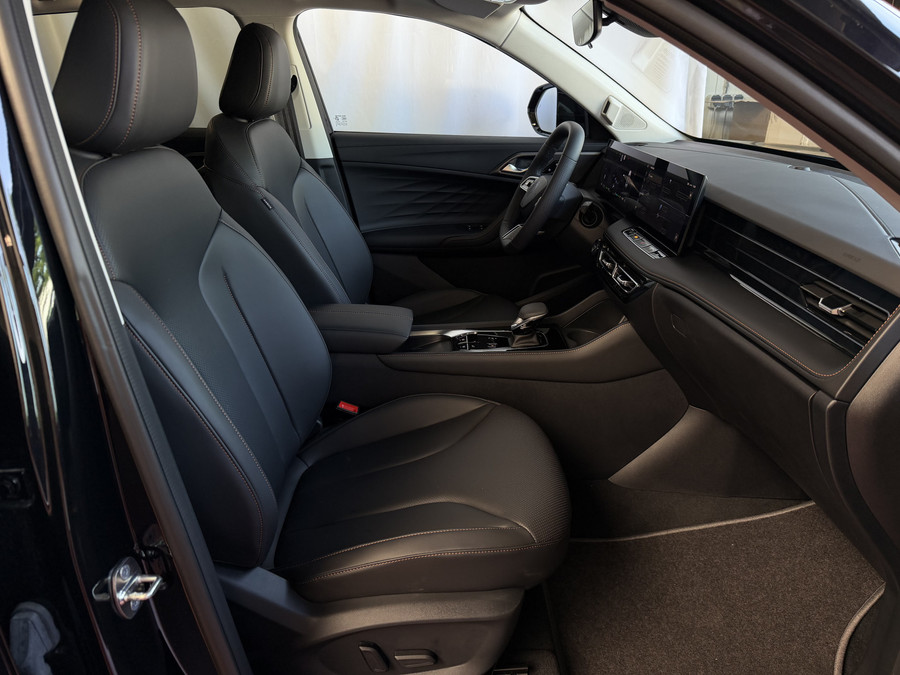 MG MG HS PHEV 1.5 TGDI LUXURY PHEV PLUG-IN HYBRIDE | LEER | 272PK NIEUWE AUTO | >1.000 KM TOTAAL BEREIK | 360° CAM