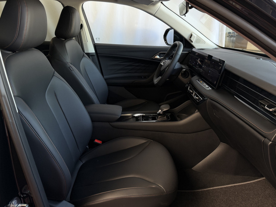 MG MG HS PHEV 1.5 TGDI LUXURY PHEV PLUG-IN HYBRIDE | LEER | 272PK NIEUWE AUTO | >1.000 KM TOTAAL BEREIK | 360° CAM