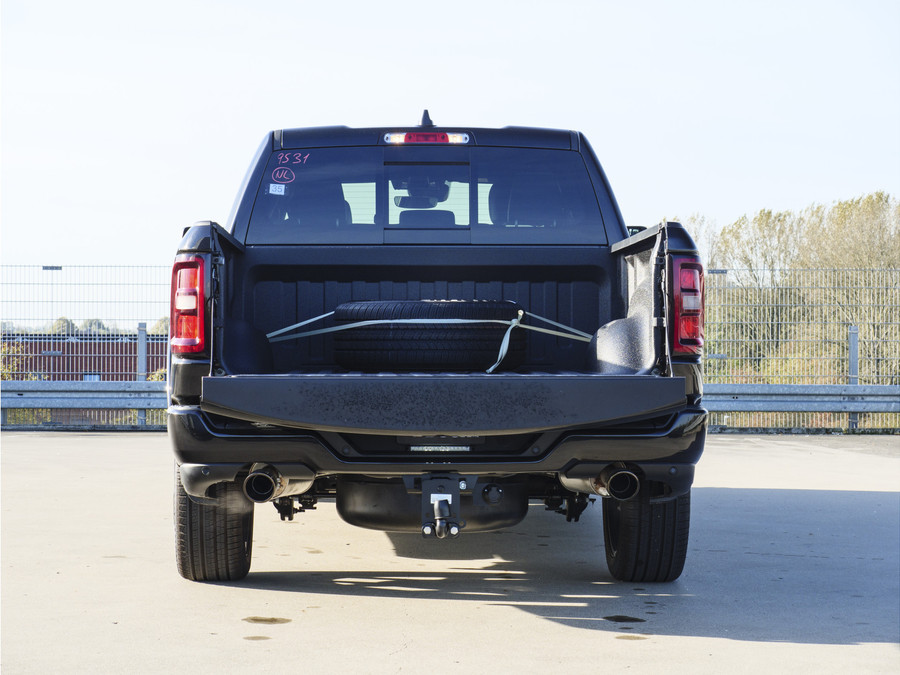 Dodge Ram 1500 | Laramie | Night | 3.0L I6 Hurricane | Crew Cab | 4X4 |