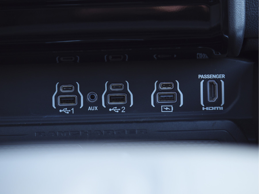 Dodge Ram 1500 | Laramie | Night | 3.0L I6 Hurricane | Crew Cab | 4X4 |