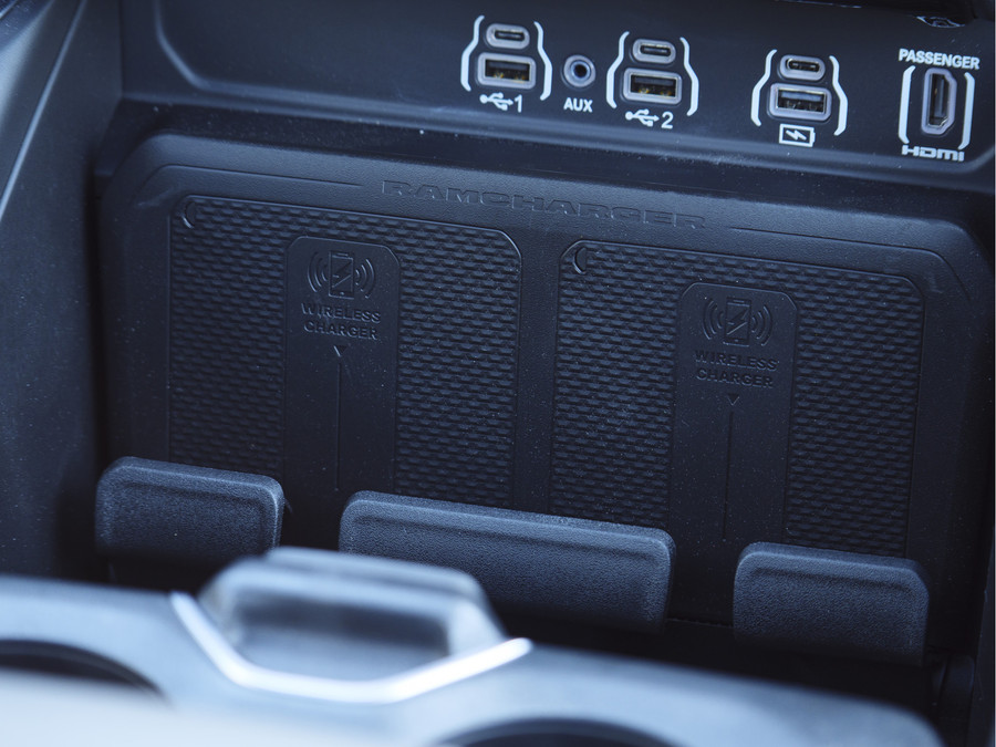 Dodge Ram 1500 | Laramie | Night | 3.0L I6 Hurricane | Crew Cab | 4X4 |