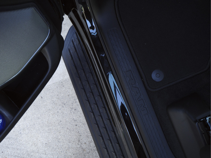 Dodge Ram 1500 | Laramie | Night | 3.0L I6 Hurricane | Crew Cab | 4X4 |