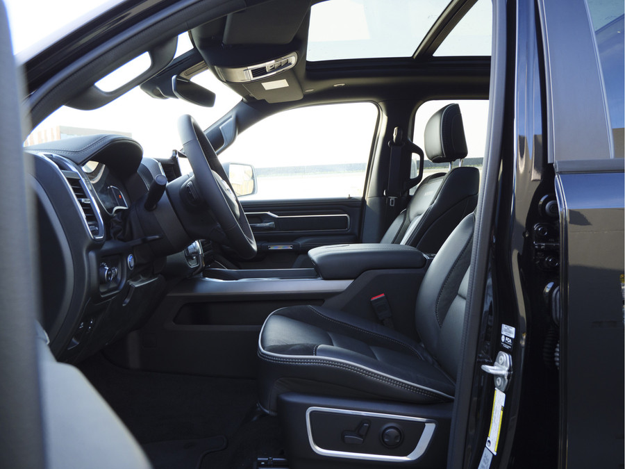 Dodge Ram 1500 | Laramie | Night | 3.0L I6 Hurricane | Crew Cab | 4X4 |