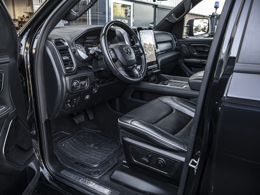 Dodge RAM 1500 5.7L V8 4x4 Limited