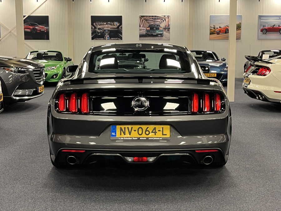 Ford Mustang Fastback 5.0i V8 California Special 435PK Magneride