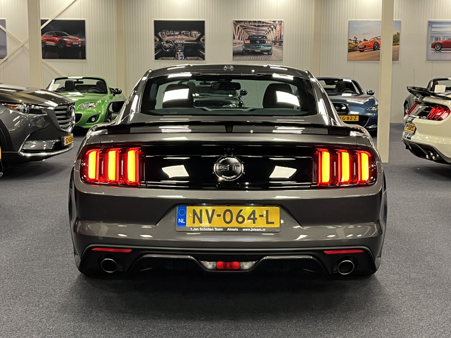 Ford Mustang Fastback 5.0i V8 California Special 435PK Magneride