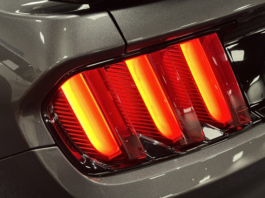Ford Mustang Fastback 5.0i V8 California Special 435PK Magneride