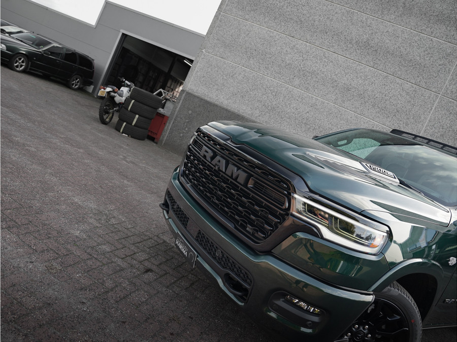 Dodge RAM 1500 5.7 V8 HEMI 4x4 Crew Cab Limited