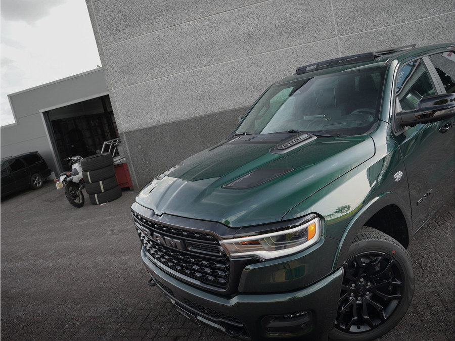Dodge RAM 1500 5.7 V8 HEMI 4x4 Crew Cab Limited