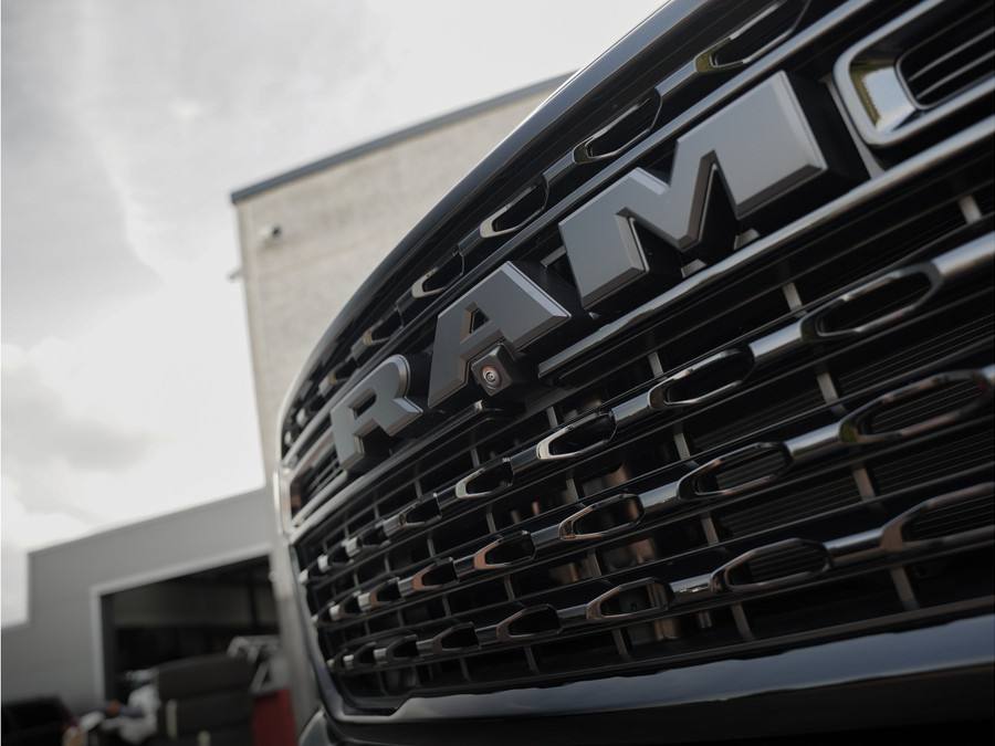 Dodge RAM 1500 5.7 V8 HEMI 4x4 Crew Cab Limited