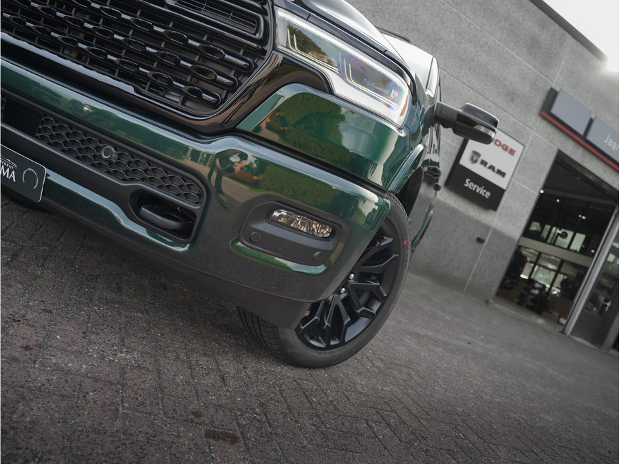 Dodge RAM 1500 5.7 V8 HEMI 4x4 Crew Cab Limited
