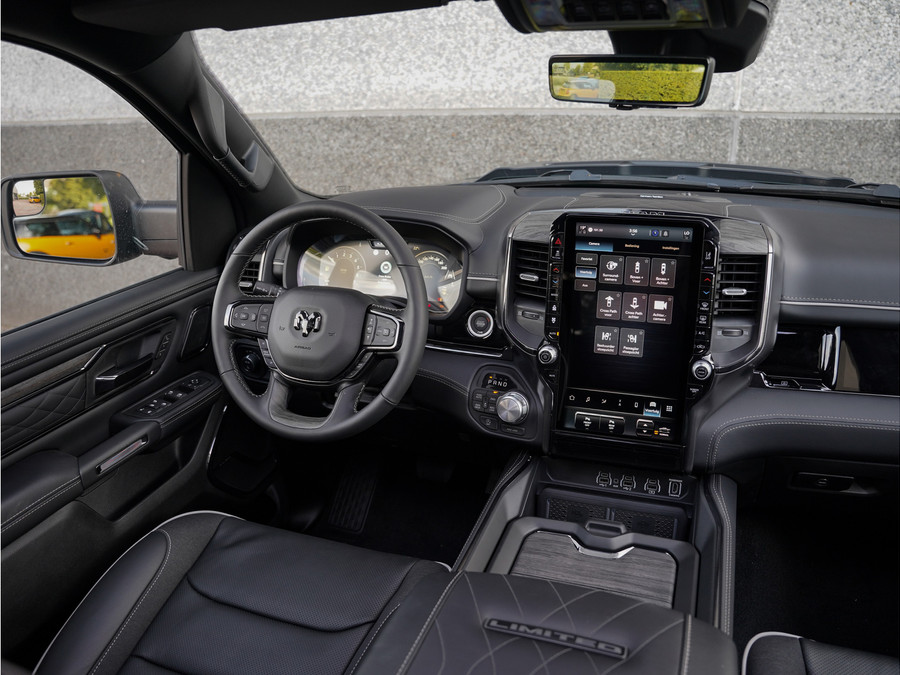 Dodge RAM 1500 5.7 V8 HEMI 4x4 Crew Cab Limited