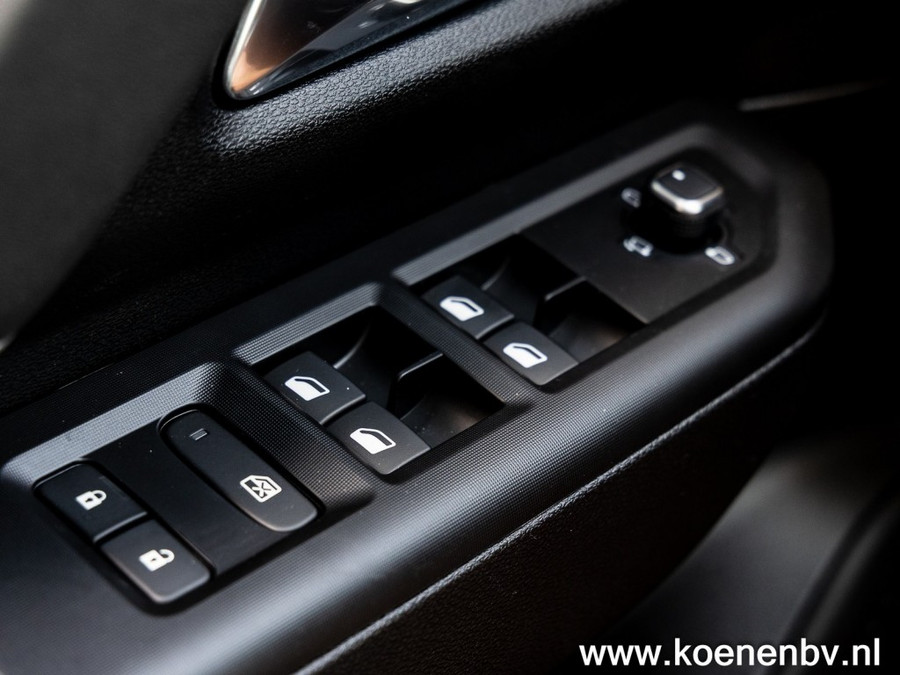 Jeep Compass 1.6 E-H PHEV First Edition PANO / CONVENIENCE PACK / PREMIUM PACK