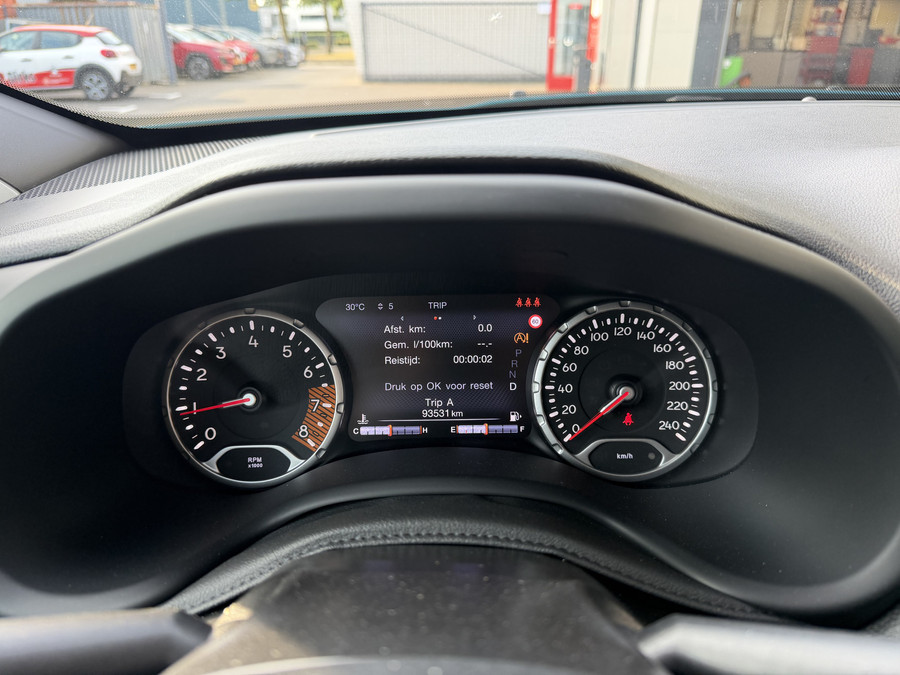Jeep Renegade 150pk Limited Edition (Trekhaak - LED - 18
