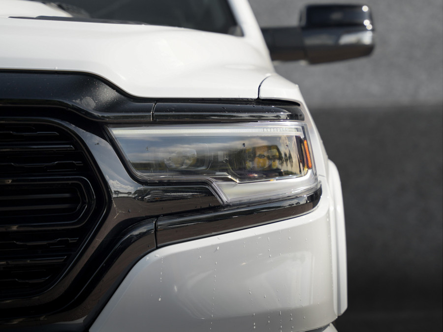 Dodge RAM 1500 5.7 V8 4x4 Crew Cab Limited Night